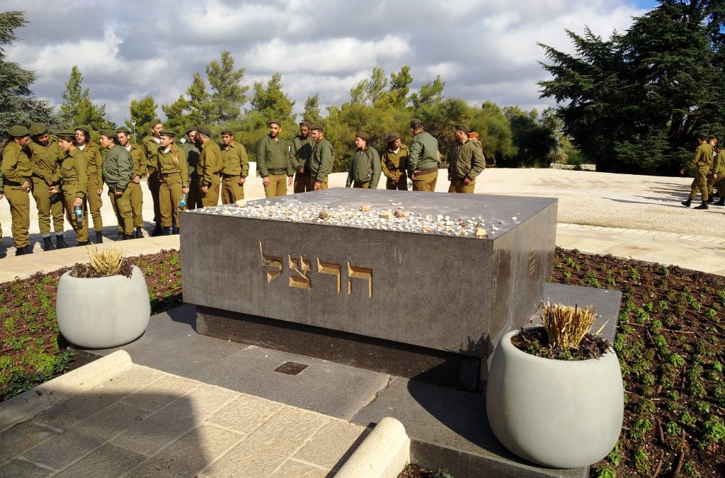 Yom Hazikaron, en souvenir de nos jeunes soldats